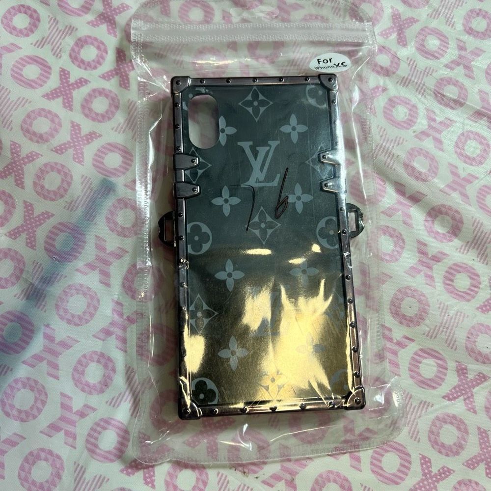 iPhone XS IPX Case with lanyard NEW